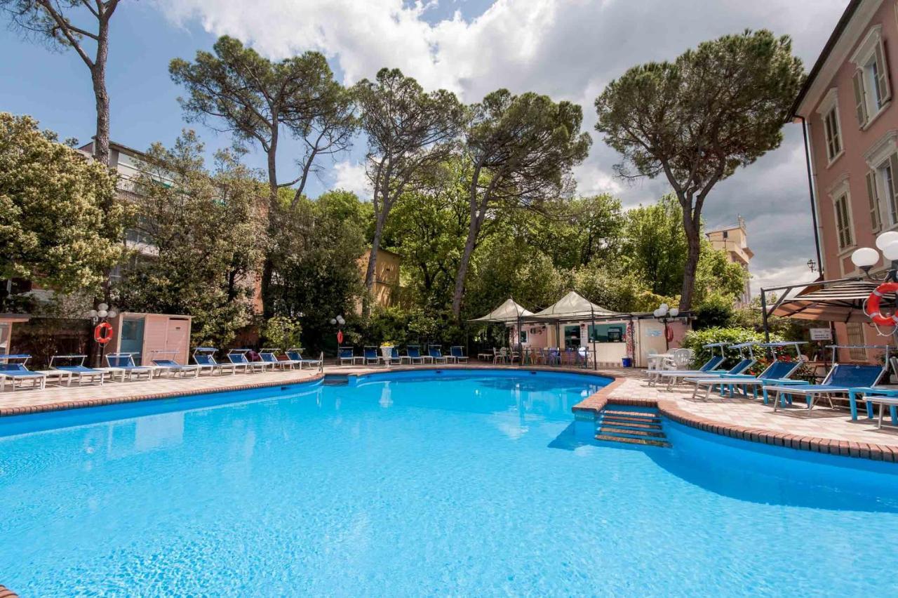 Grand Du Park Et Regina 4*